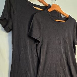 Lot of 2 Duluth Trading Co Black Cotton T-Shirts Small Relaxed Classic Crewneck